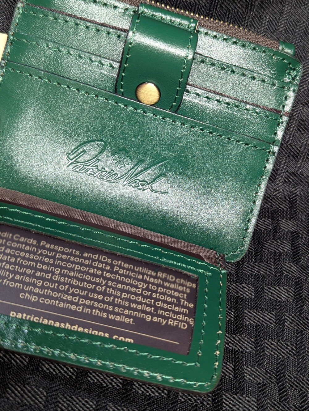 Soft Green Patricia Nash Tooled Cassis ID Wallet. - Picture 4 of 7